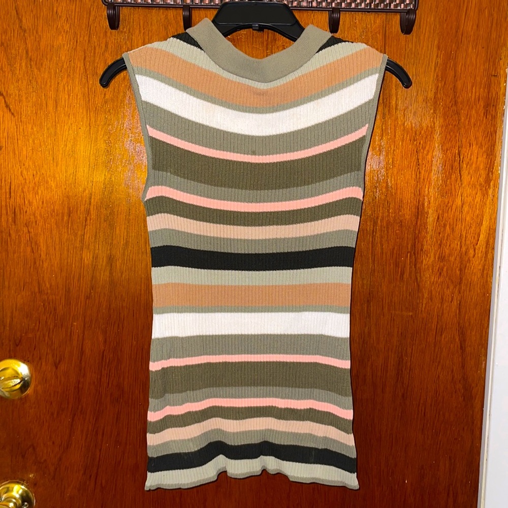 Sleeveless Knit Turtle Neck Green Top